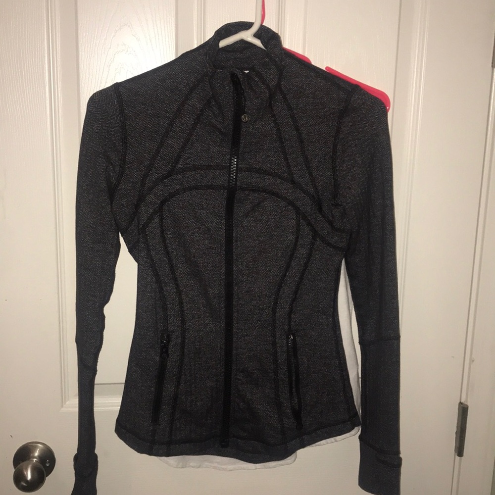 Lululemon define jacket size 4